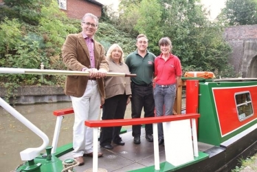 Mark Pawsey MP - visits Rose Narrowboats in Stretton under Fosse