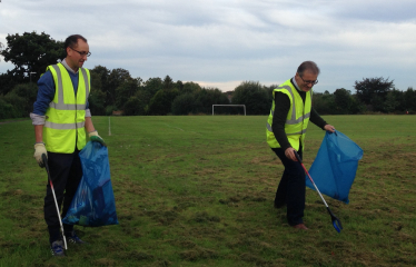 Mark Pawsey MP and local County Councillor Yousef Dahmash litter picking in Hillmorton.